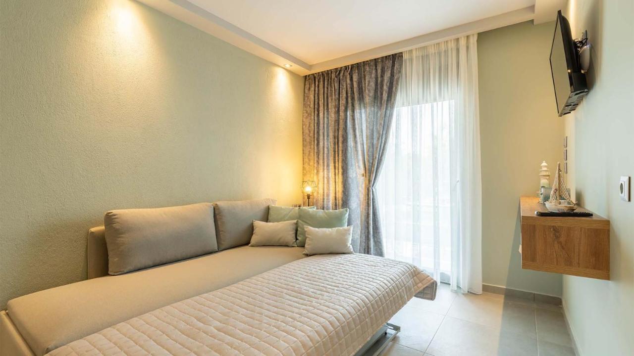 Estelle Family Luxury Apartments & Suites Gerakini Exterior foto