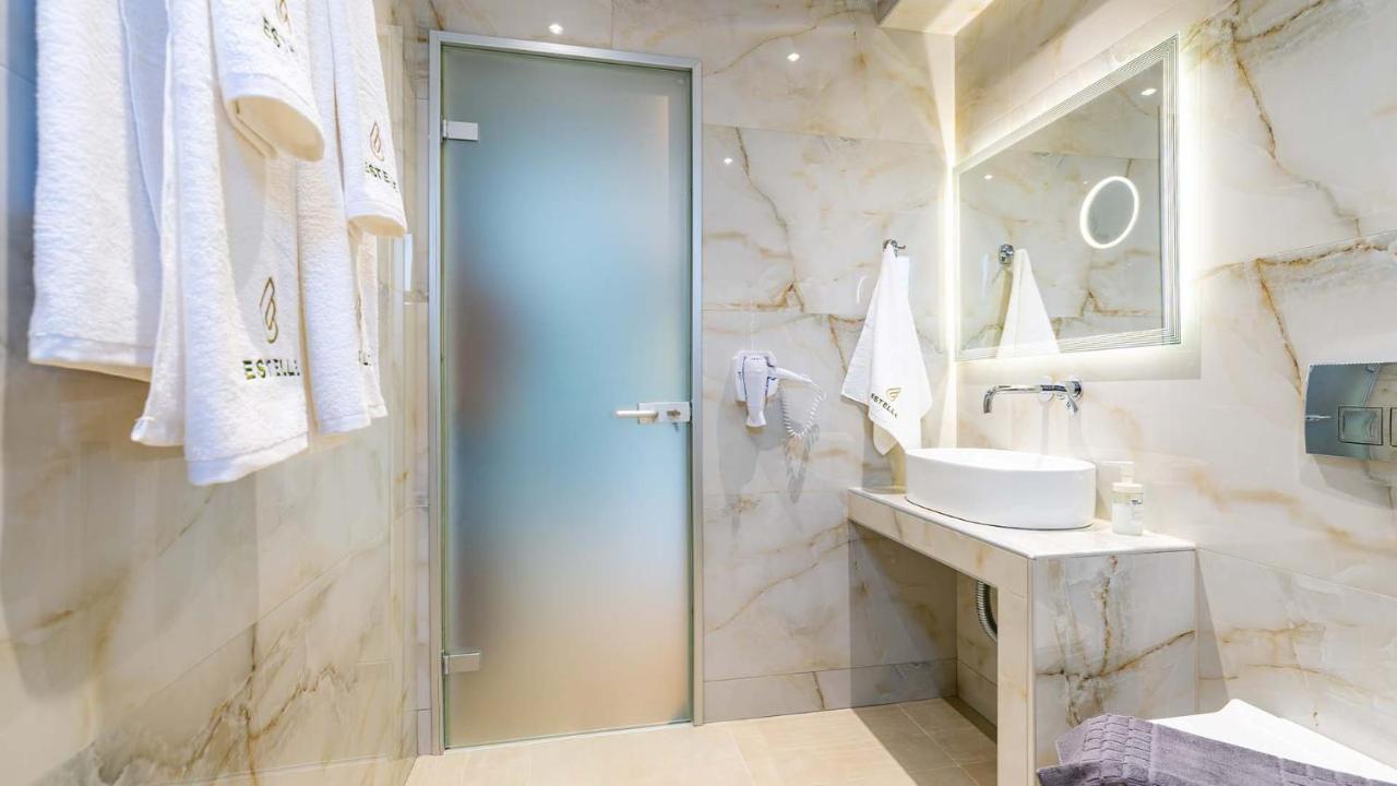 Estelle Family Luxury Apartments & Suites Gerakini Exterior foto