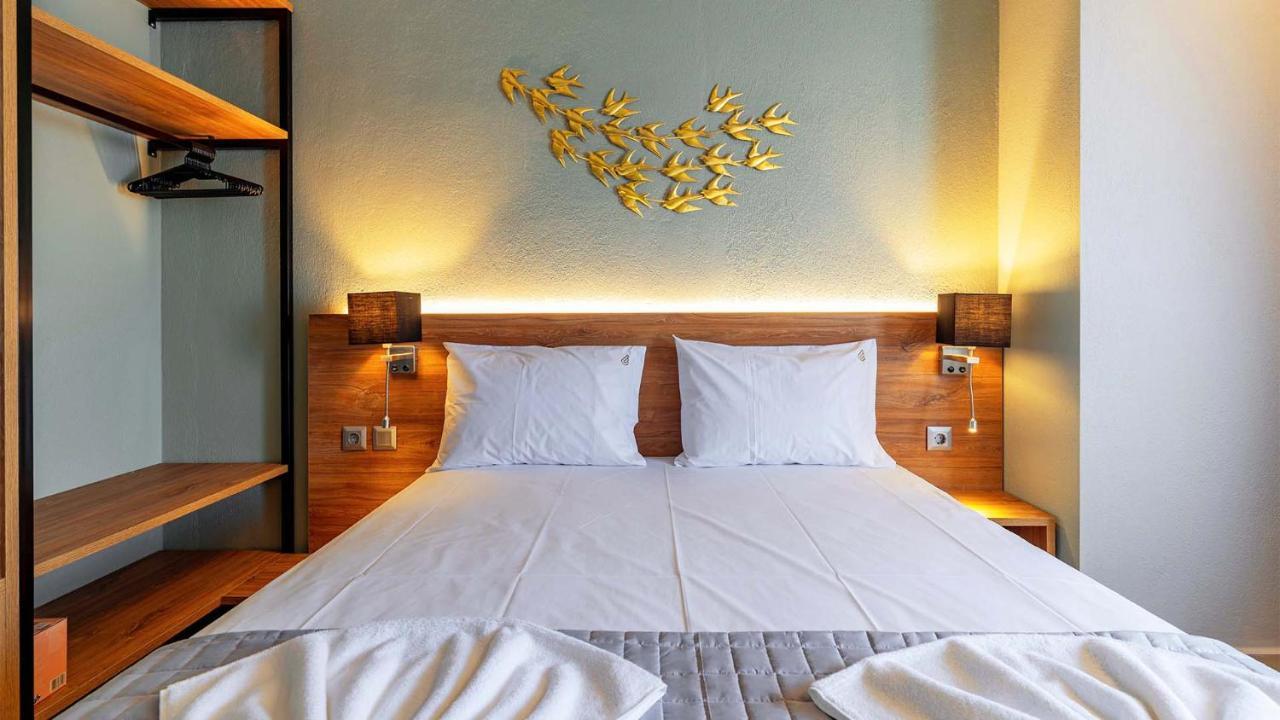 Estelle Family Luxury Apartments & Suites Gerakini Exterior foto